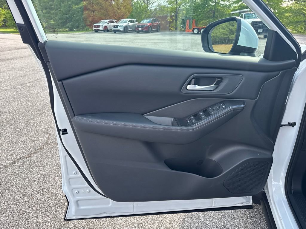 New 2026 Nissan Rogue SV AWD/4WD image 11