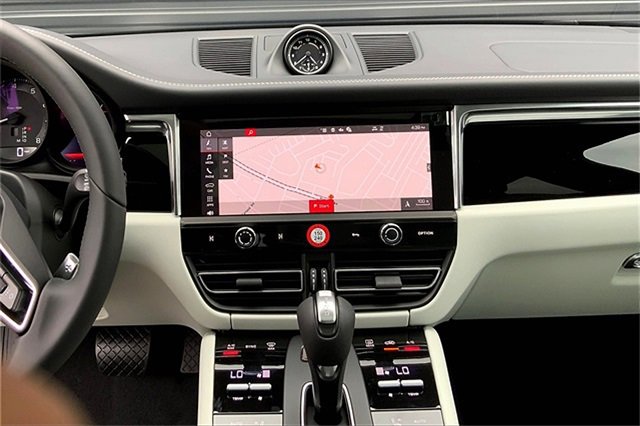 New 2025 Porsche Macan image 24