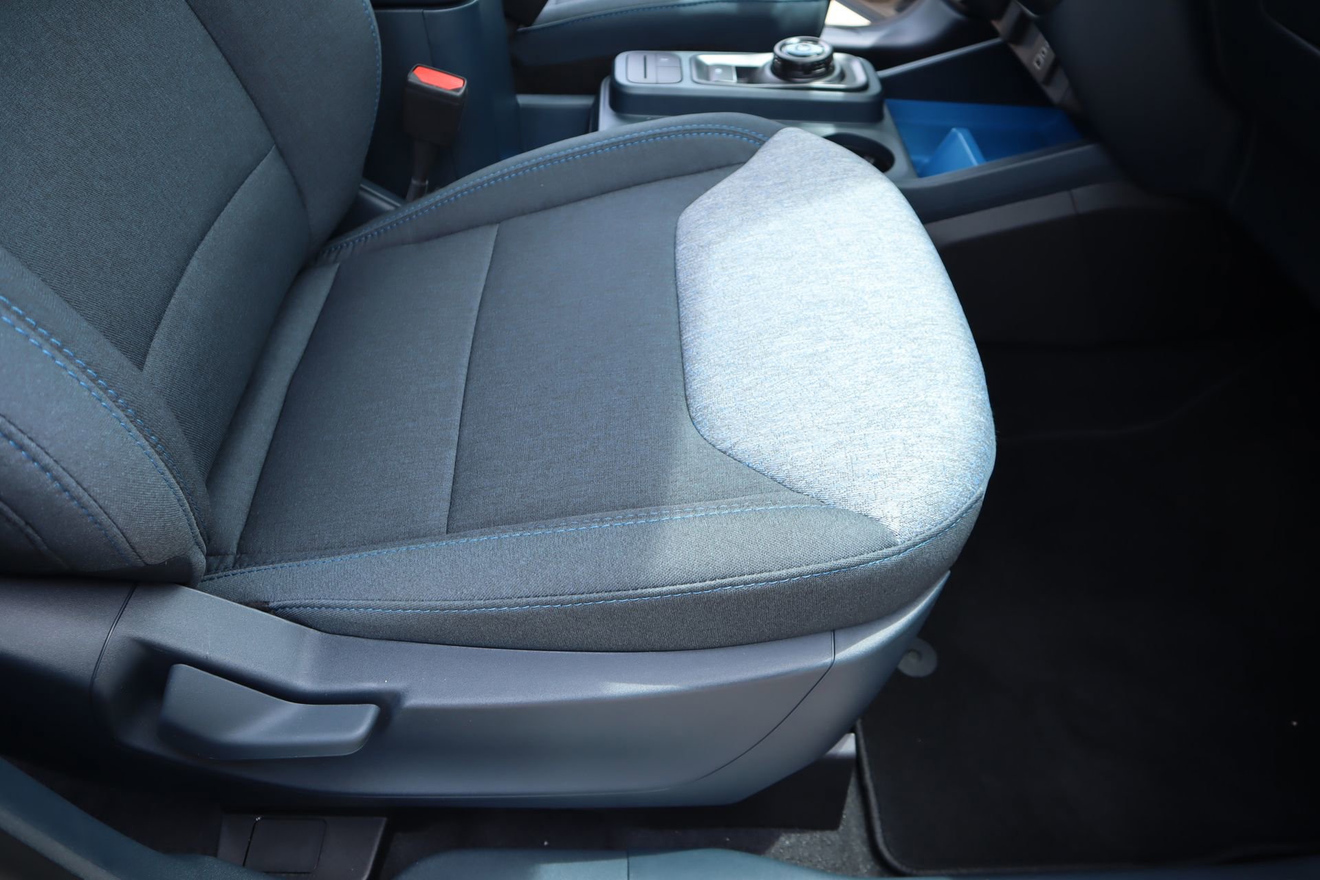 New 2026 Ford Maverick XLT w/ XLT Luxury Package FWD image 14