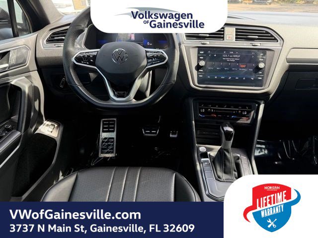 Certified 2024 Volkswagen Tiguan SE R-Line image 15