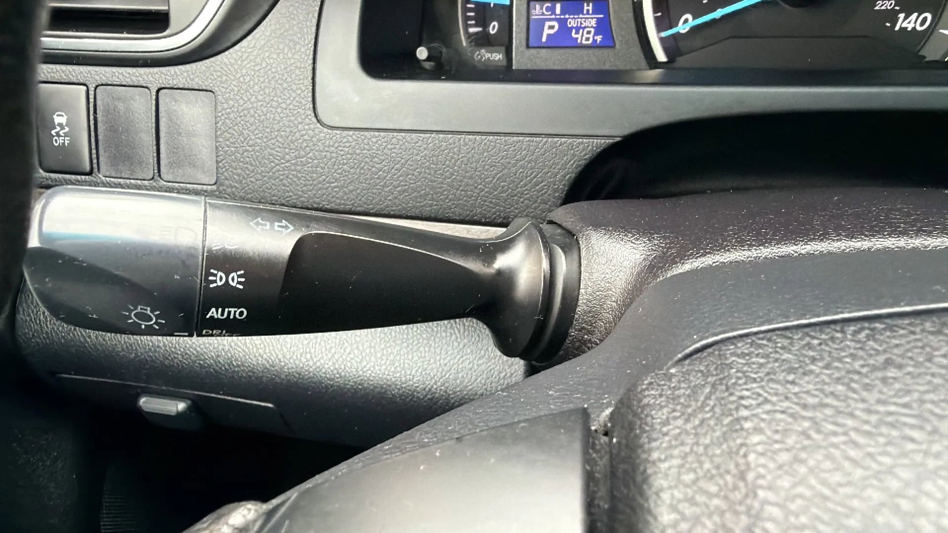 Used 2015 Toyota Camry LE FWD image 14