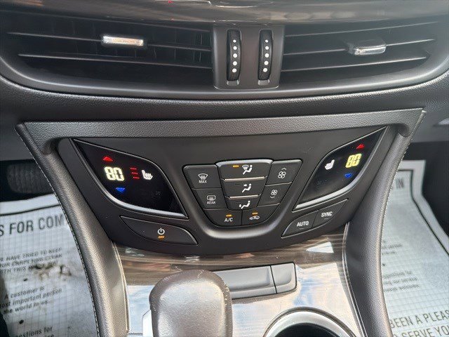 Used 2019 Buick Envision Essence image 25