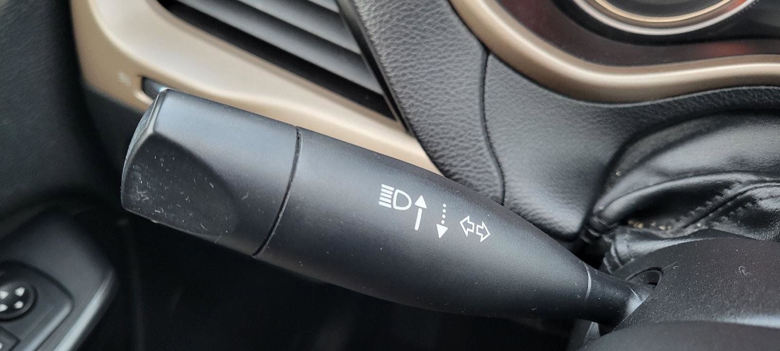 Used 2015 Jeep Cherokee Latitude image 13