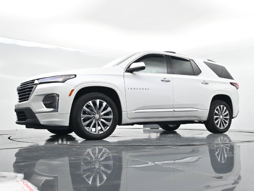 Used 2023 Chevrolet Traverse Premier FWD image 27