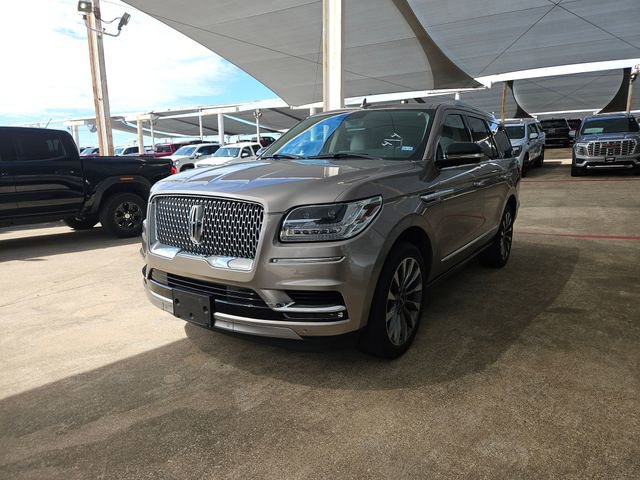 Used 2018 Lincoln Navigator Select image 1