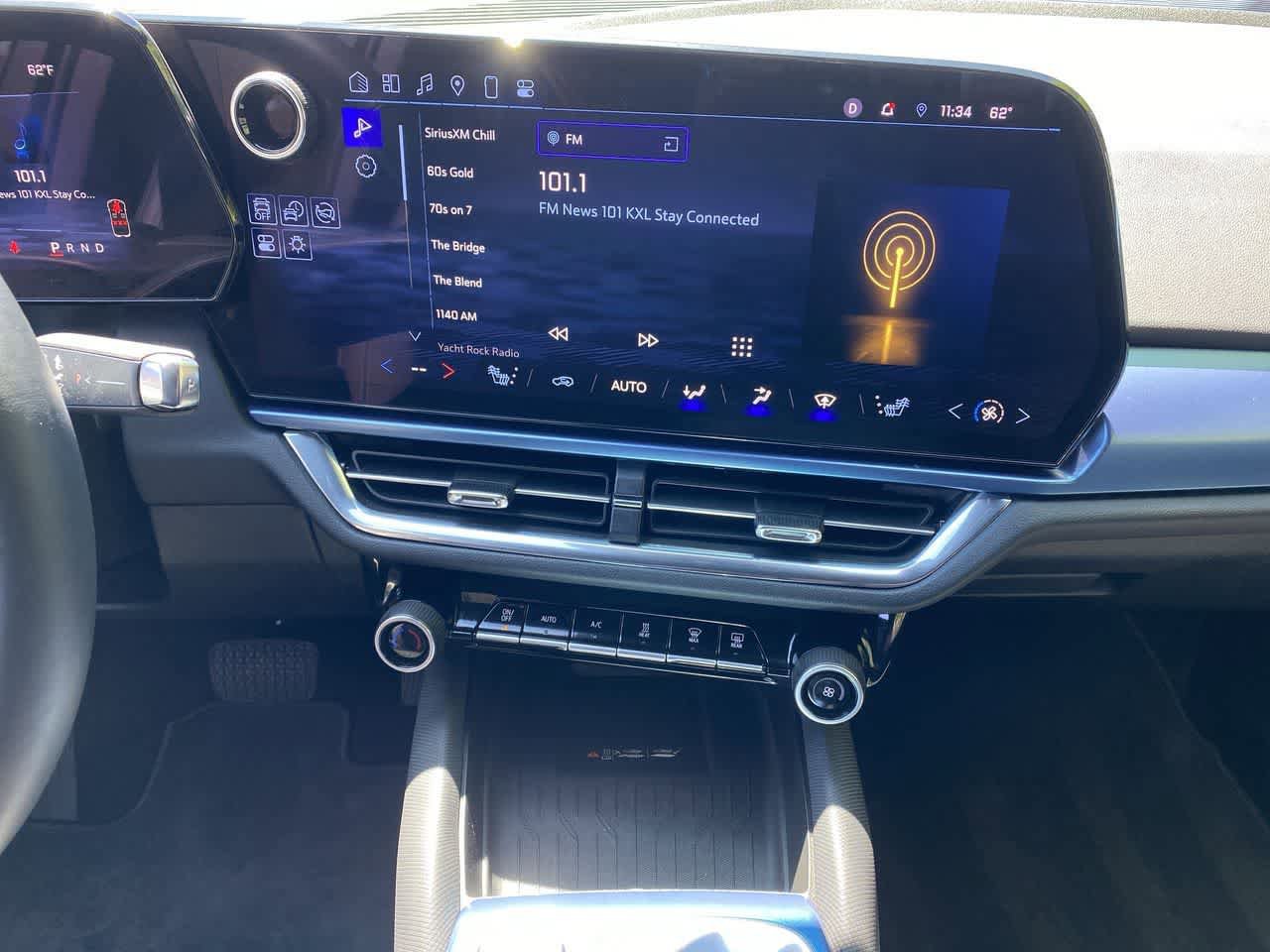 Used 2025 Chevrolet Equinox EV LT w/ Convenience Package FWD image 23