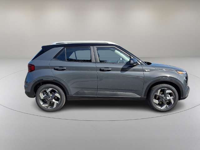 New 2026 Hyundai Venue SEL FWD image 5