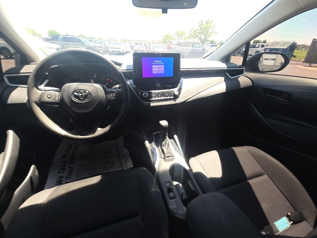 Used 2024 Toyota Corolla LE w/ LE Convenience Package FWD image 26