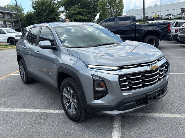 Used 2026 Chevrolet Equinox LT AWD/4WD image 2