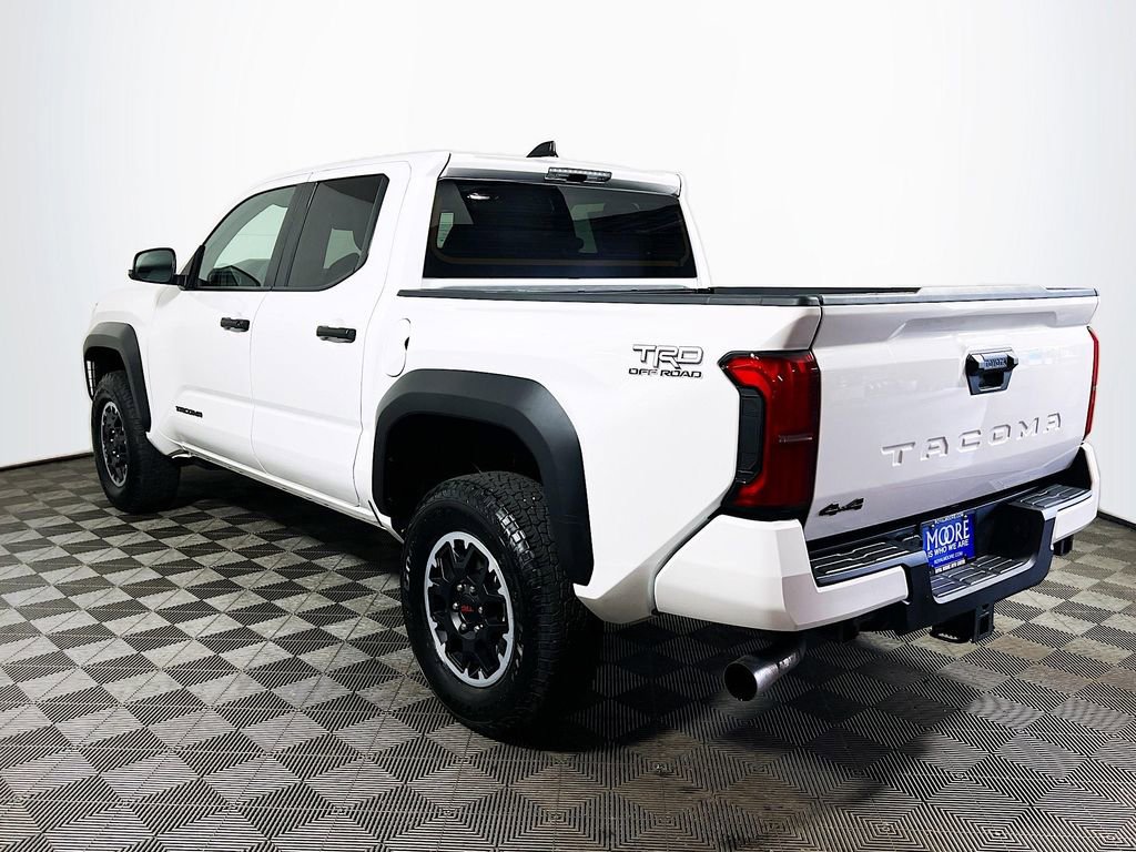 Certified 2025 Toyota Tacoma TRD Off-Road AWD/4WD image 6