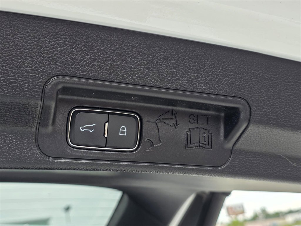 Used 2021 Ford Explorer XLT w/ Equipment Group 202A image 15