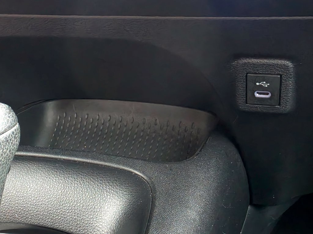 Used 2025 Toyota Corolla LE FWD image 32