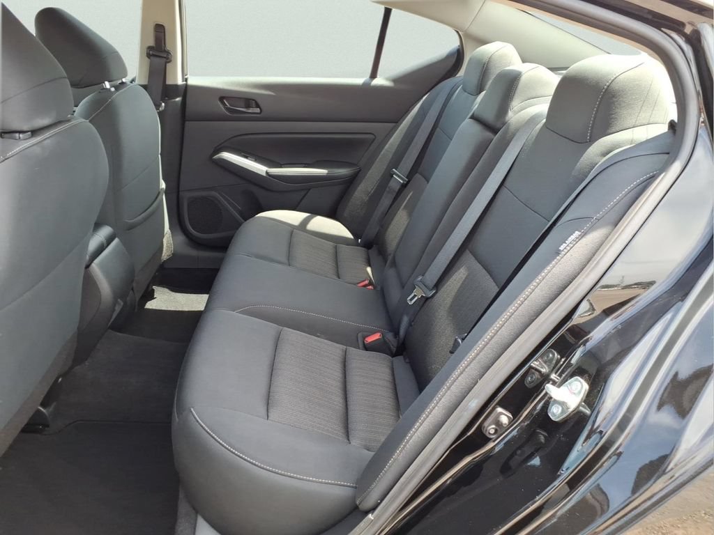Used 2025 Nissan Altima 2.5 SV FWD image 23