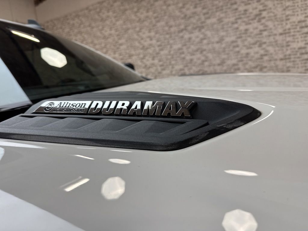 Used 2024 Chevrolet Silverado 2500 Custom w/ Custom Value Package image 11