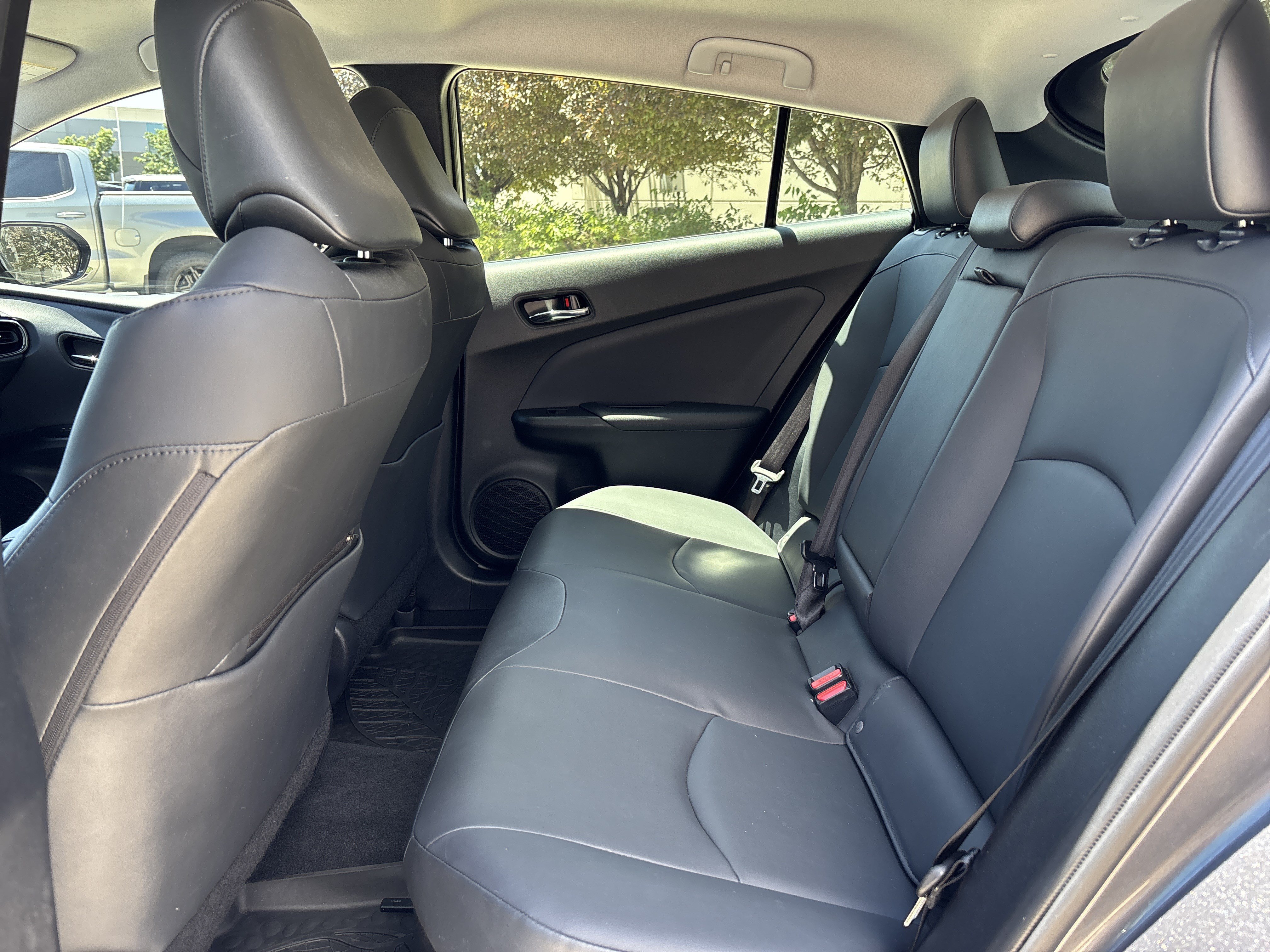 Used 2019 Toyota Prius XLE FWD image 30