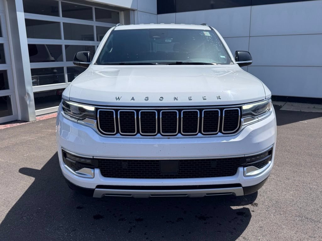 Used 2023 Jeep Wagoneer L Series II AWD/4WD image 10