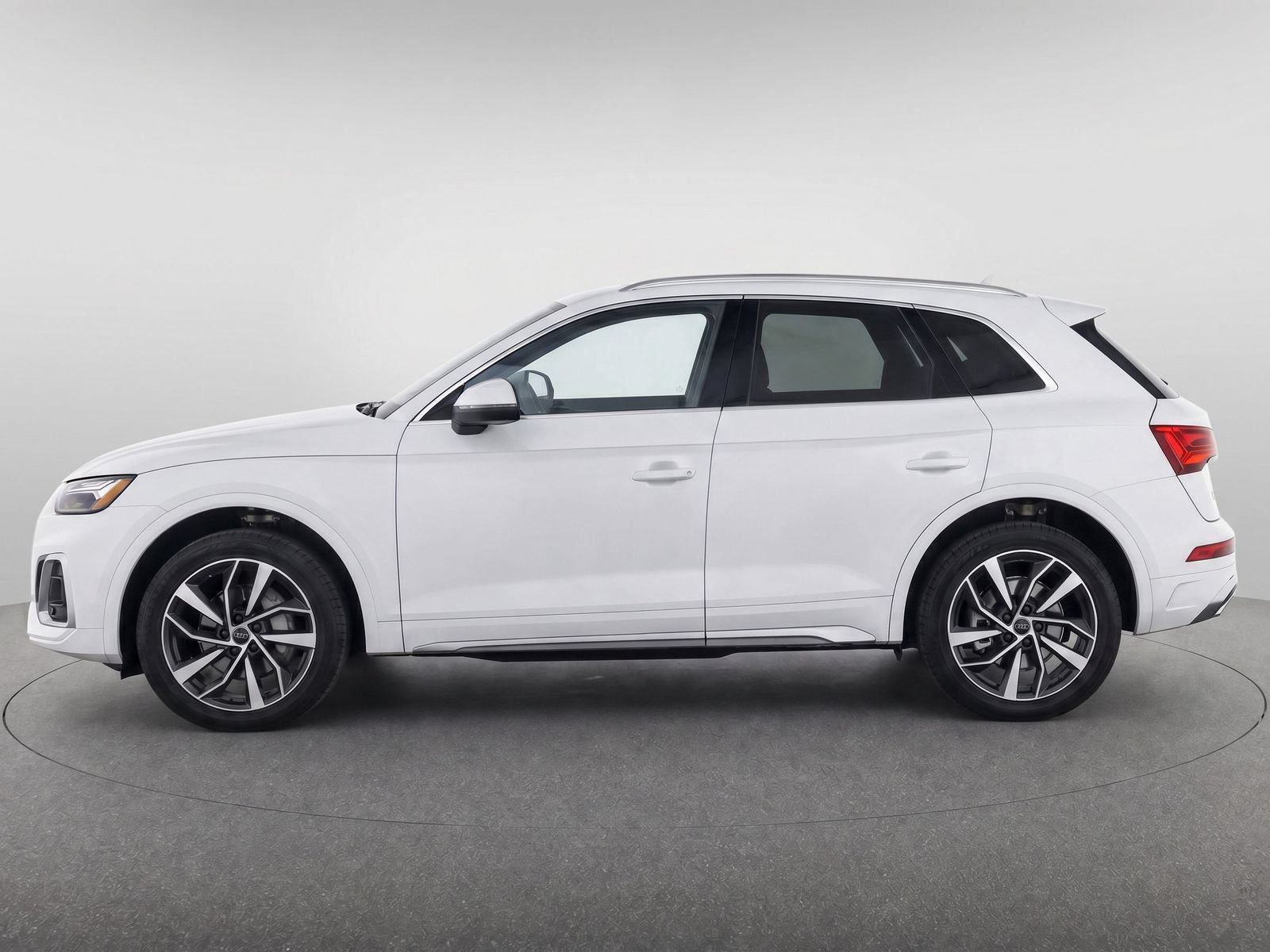 Certified 2023 Audi Q5 2.0T Premium Plus w/ Premium Plus Package AWD/4WD image 3