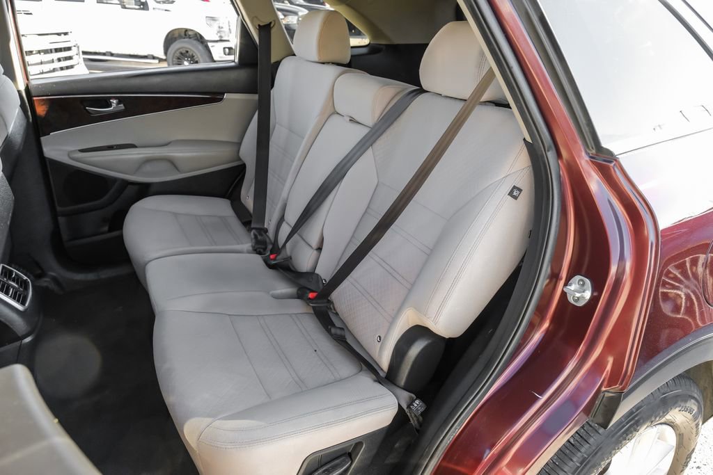 Used 2017 Kia Sorento LX w/ LX Convenience Package image 44