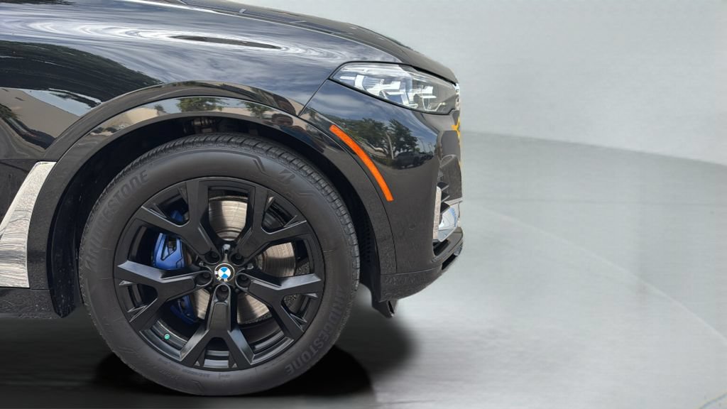 Used 2021 BMW X7 xDrive40i w/ Executive Package 2 AWD/4WD image 10