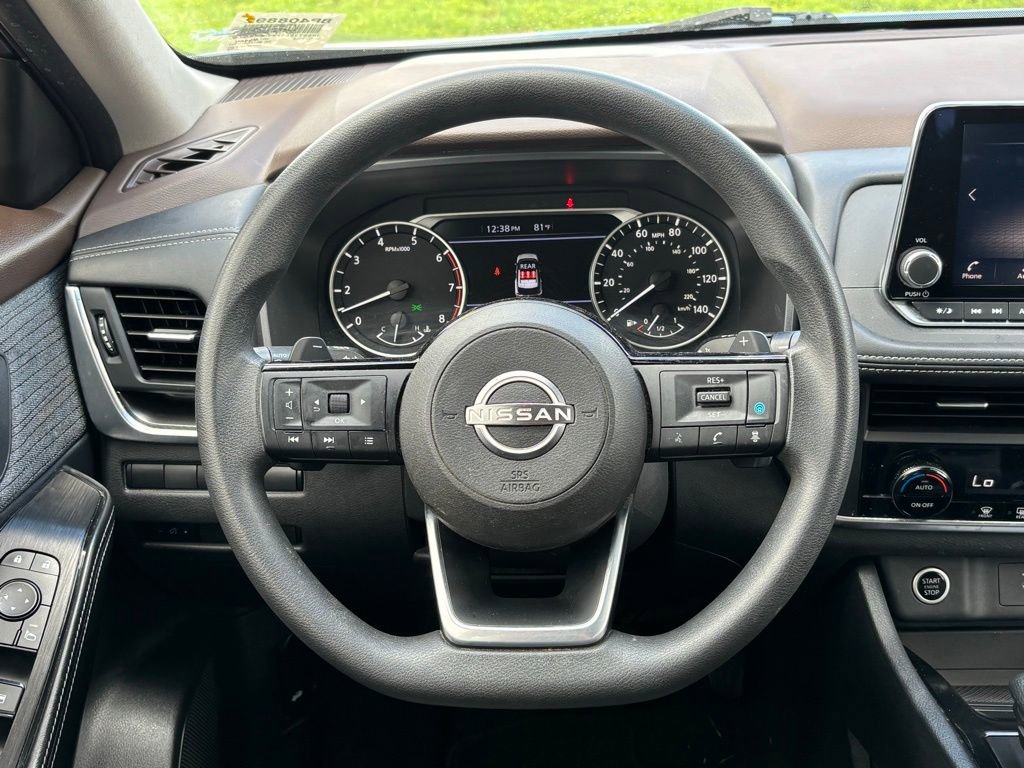 Used 2023 Nissan Rogue SV FWD image 16