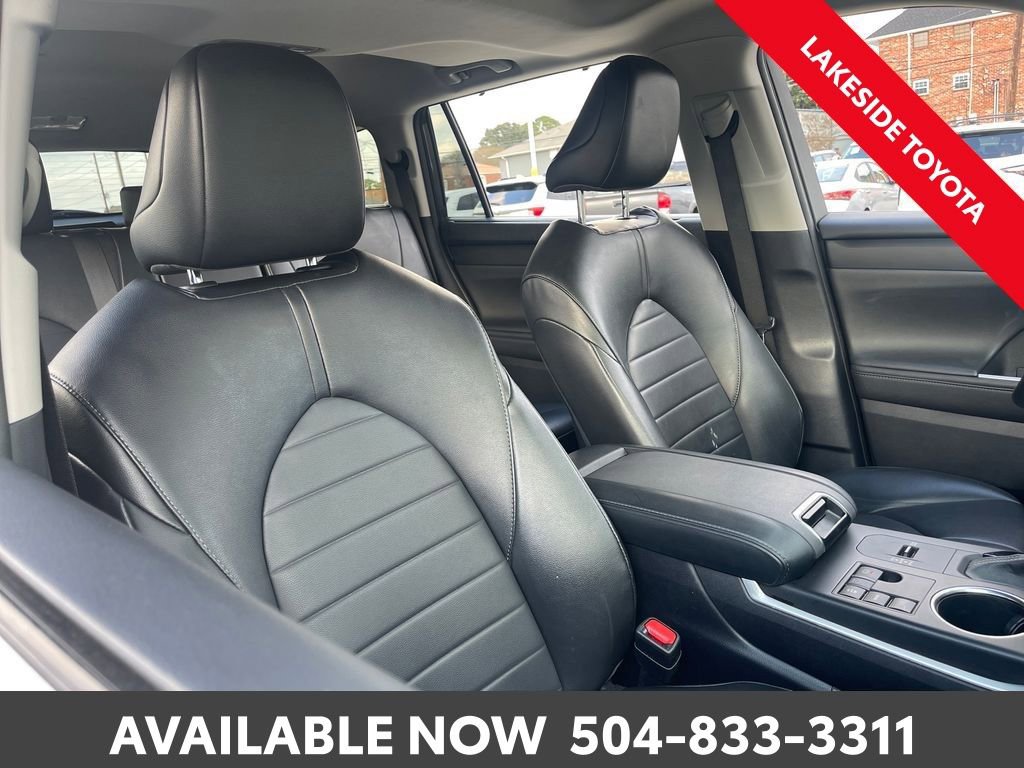 Used 2023 Toyota Highlander XLE image 15