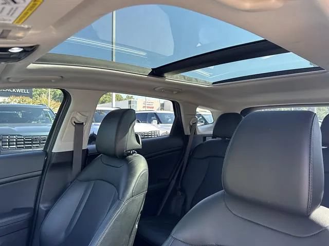 Certified 2025 Kia Sportage EX w/ Premium Package FWD image 14