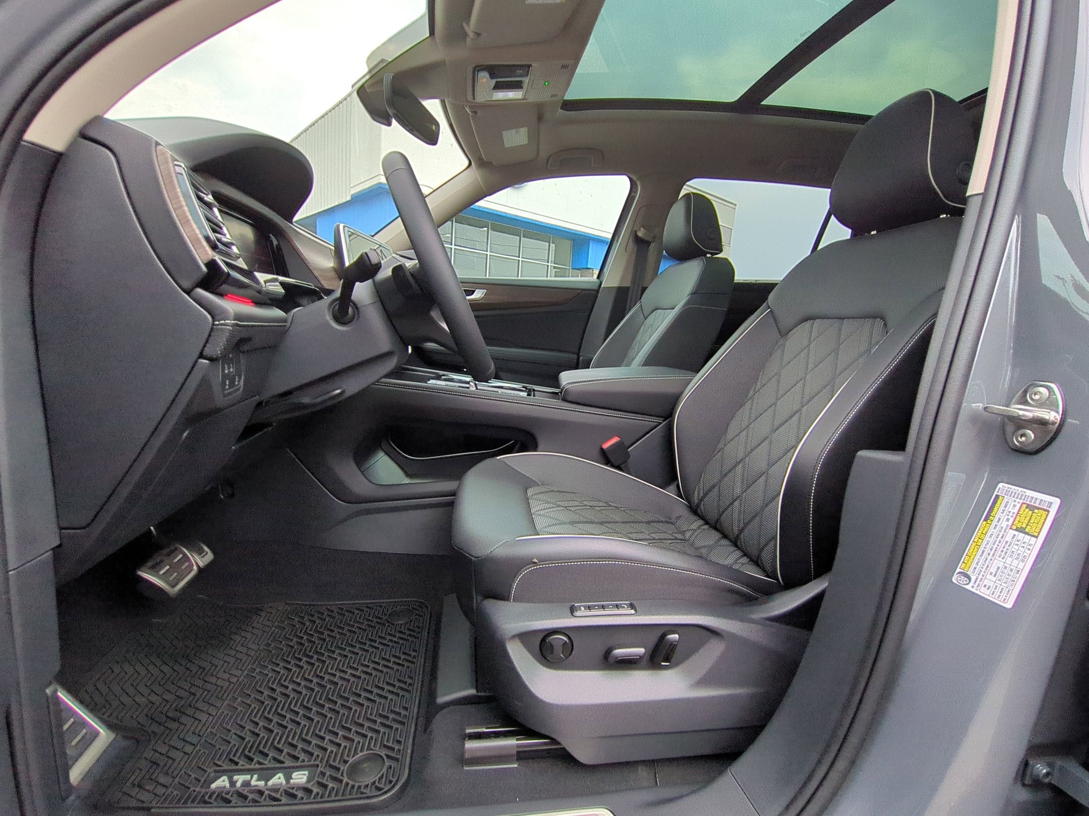New 2025 Volkswagen Atlas SEL Premium R-Line image 13
