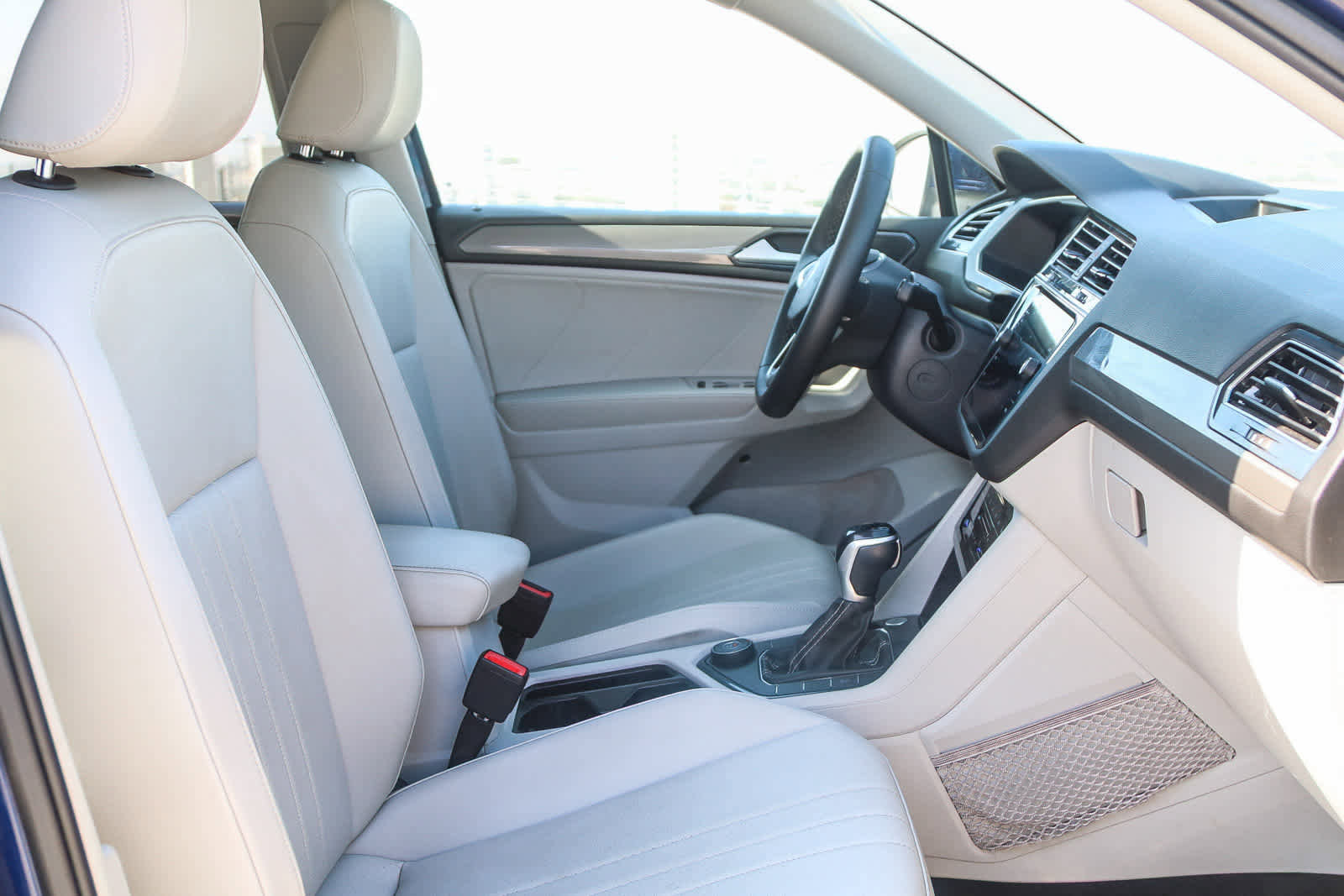 Used 2022 Volkswagen Tiguan SE image 17