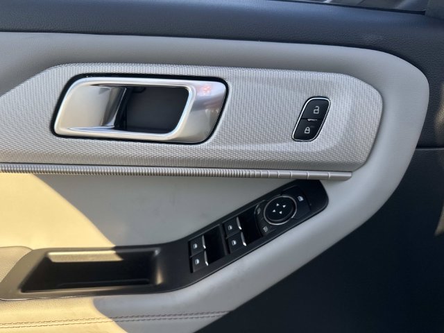New 2026 Ford Explorer Active w/ Active Comfort Package RWD image 20