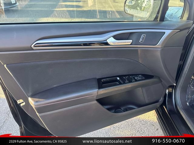 Used 2016 Ford Fusion SE FWD image 15