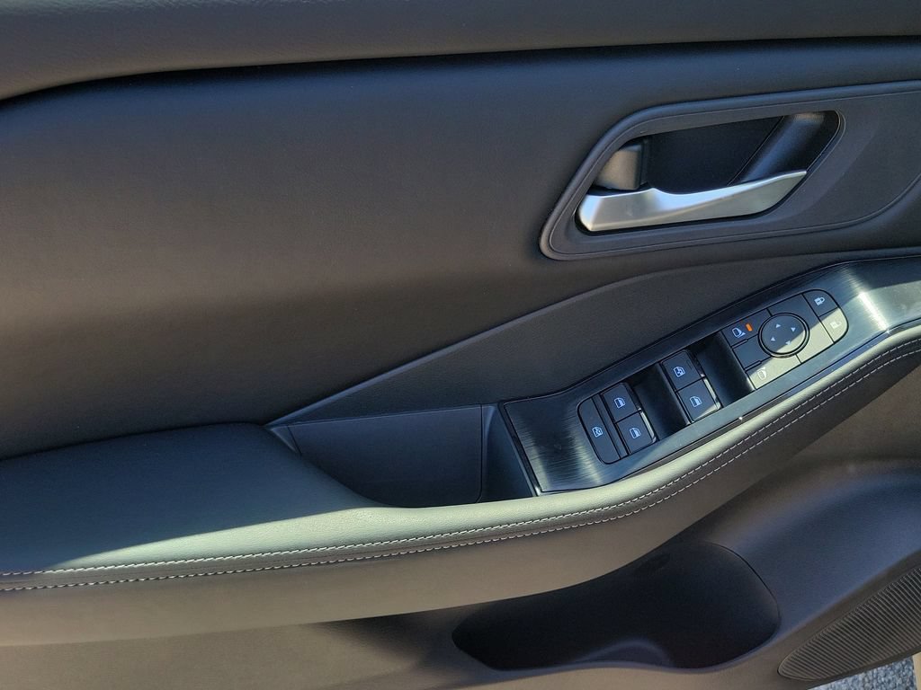 New 2026 Nissan Rogue SV FWD image 19