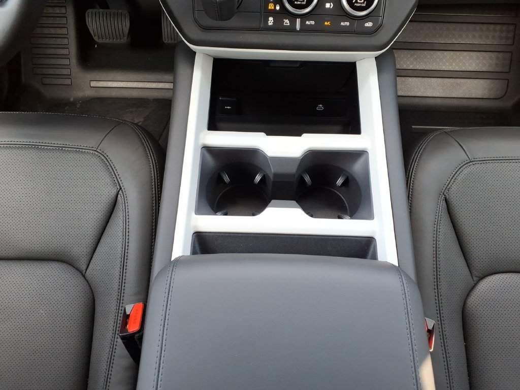 New 2026 Land Rover Defender 110 X-Dynamic SE AWD/4WD image 21
