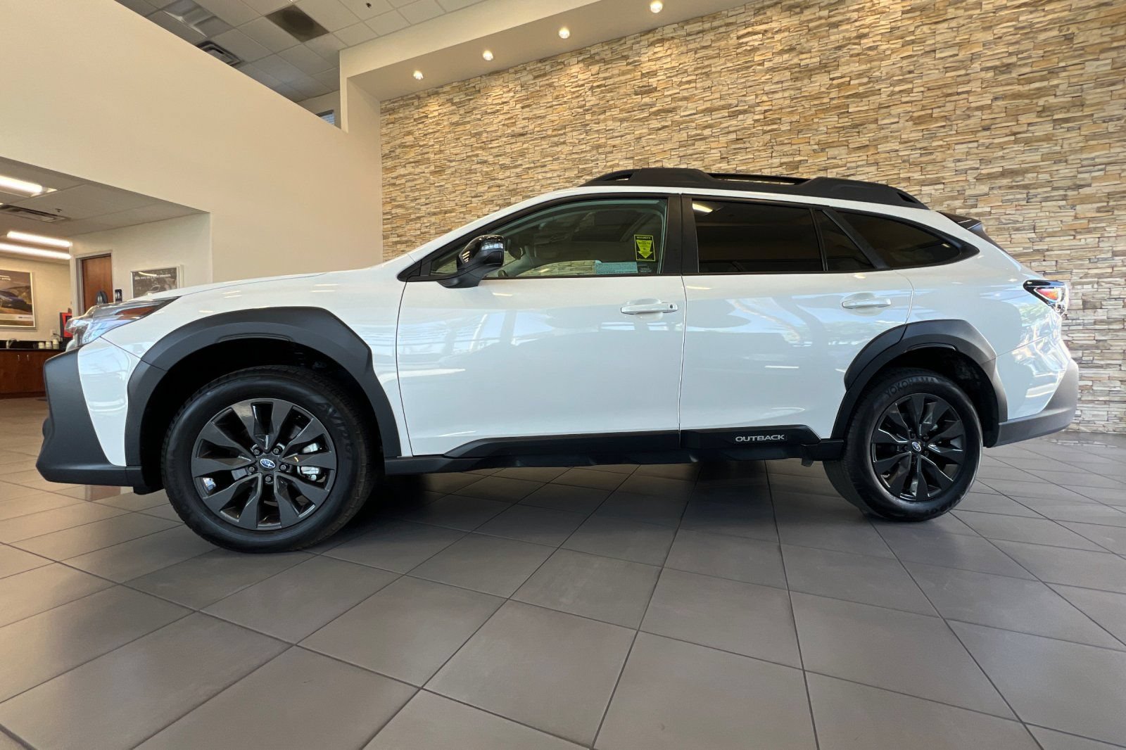Certified 2025 Subaru Outback Onyx Edition XT AWD/4WD image 2
