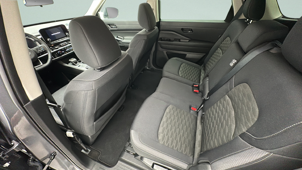 Used 2024 Nissan Pathfinder SV AWD/4WD image 8