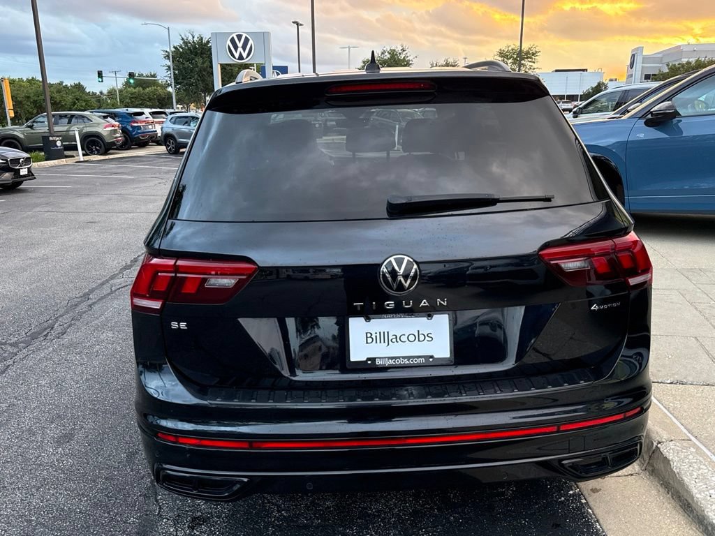 Used 2023 Volkswagen Tiguan SE R-Line AWD/4WD image 5