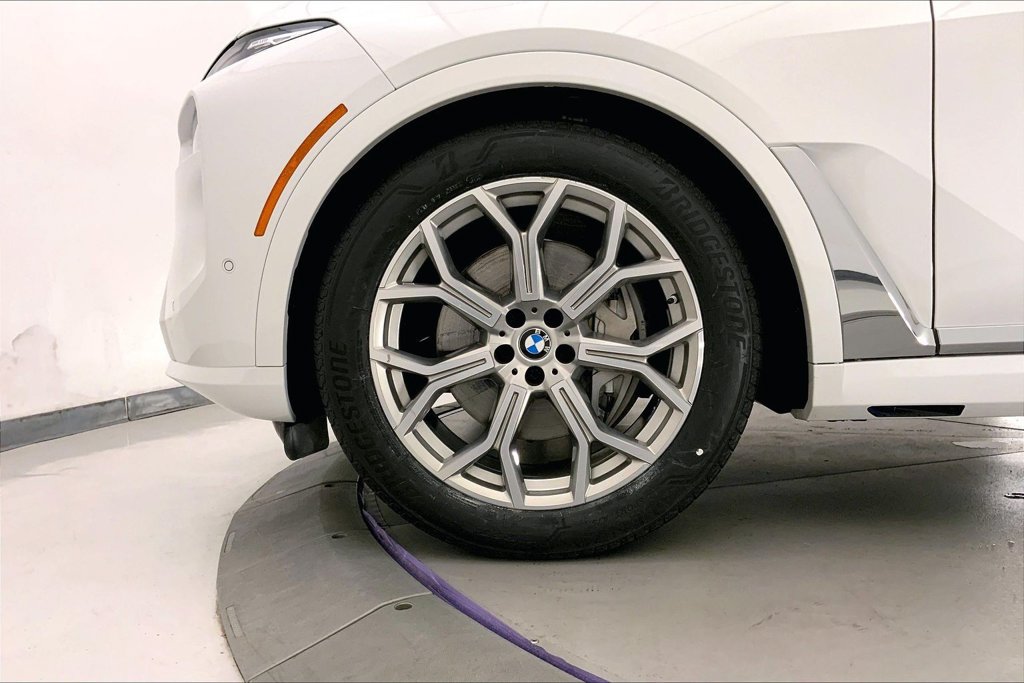 Certified 2024 BMW X7 xDrive40i w/ Premium Package AWD/4WD image 8