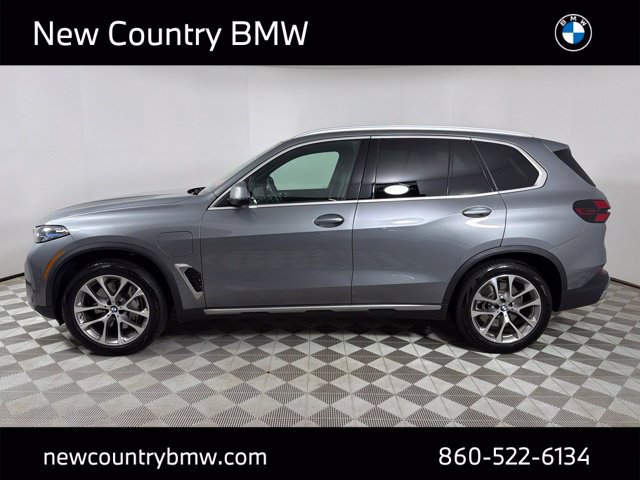 Certified 2026 BMW X5 xDrive50e w/ Premium Package AWD/4WD image 4