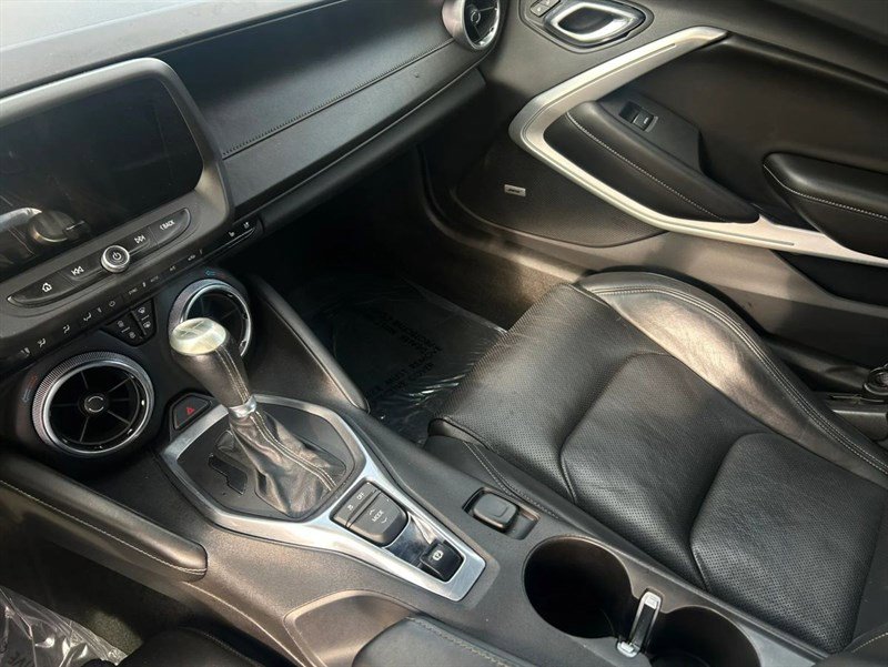 Used 2017 Chevrolet Camaro SS RWD image 11