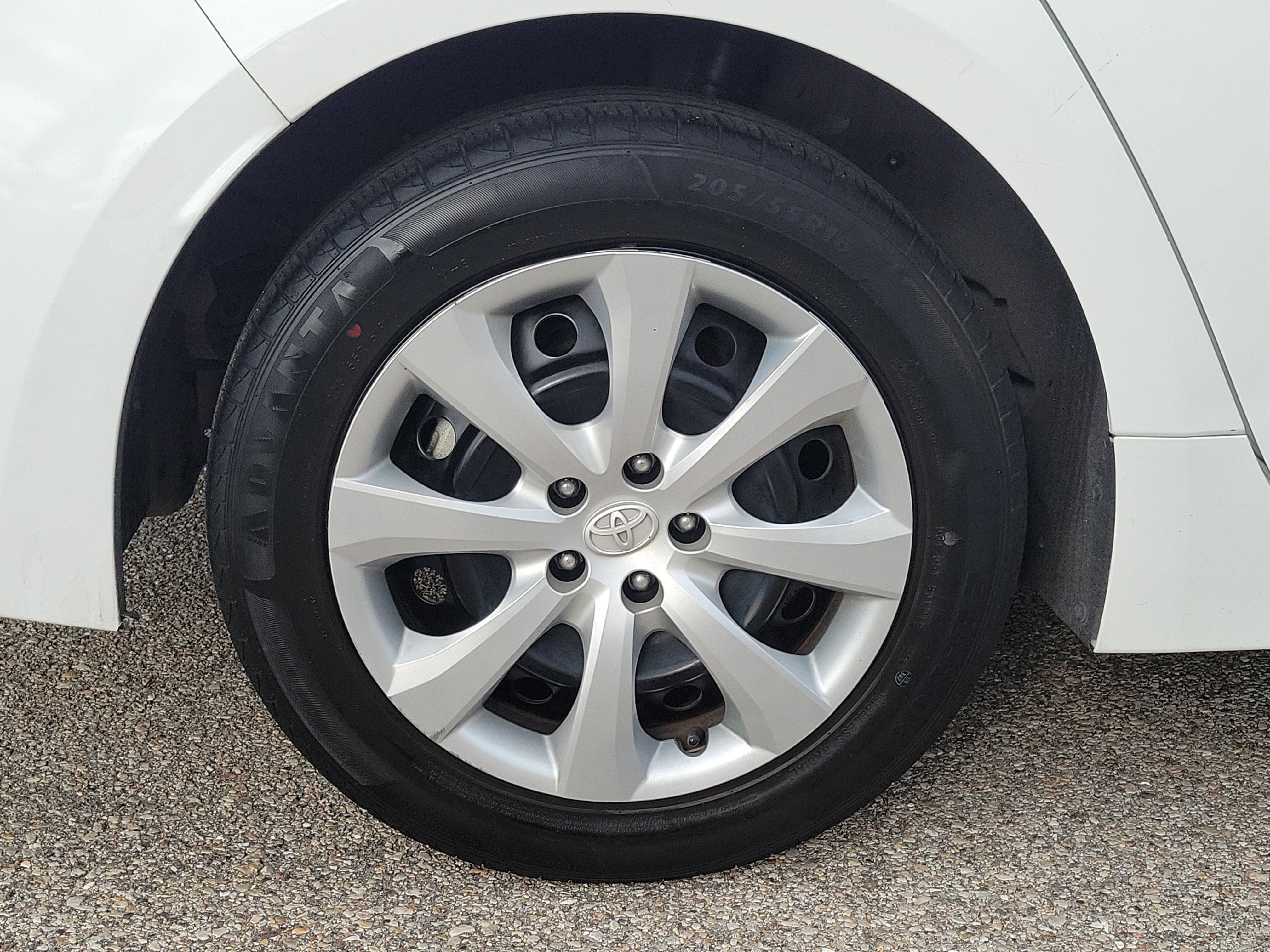 Used 2023 Toyota Corolla LE image 9