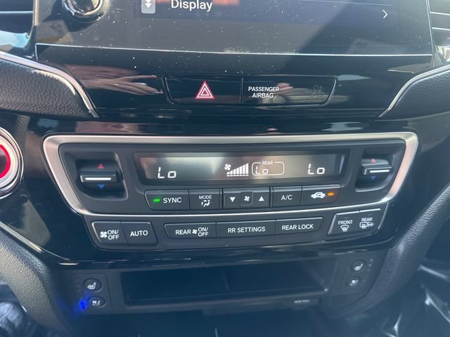 Certified 2025 Honda Passport Black Edition image 15