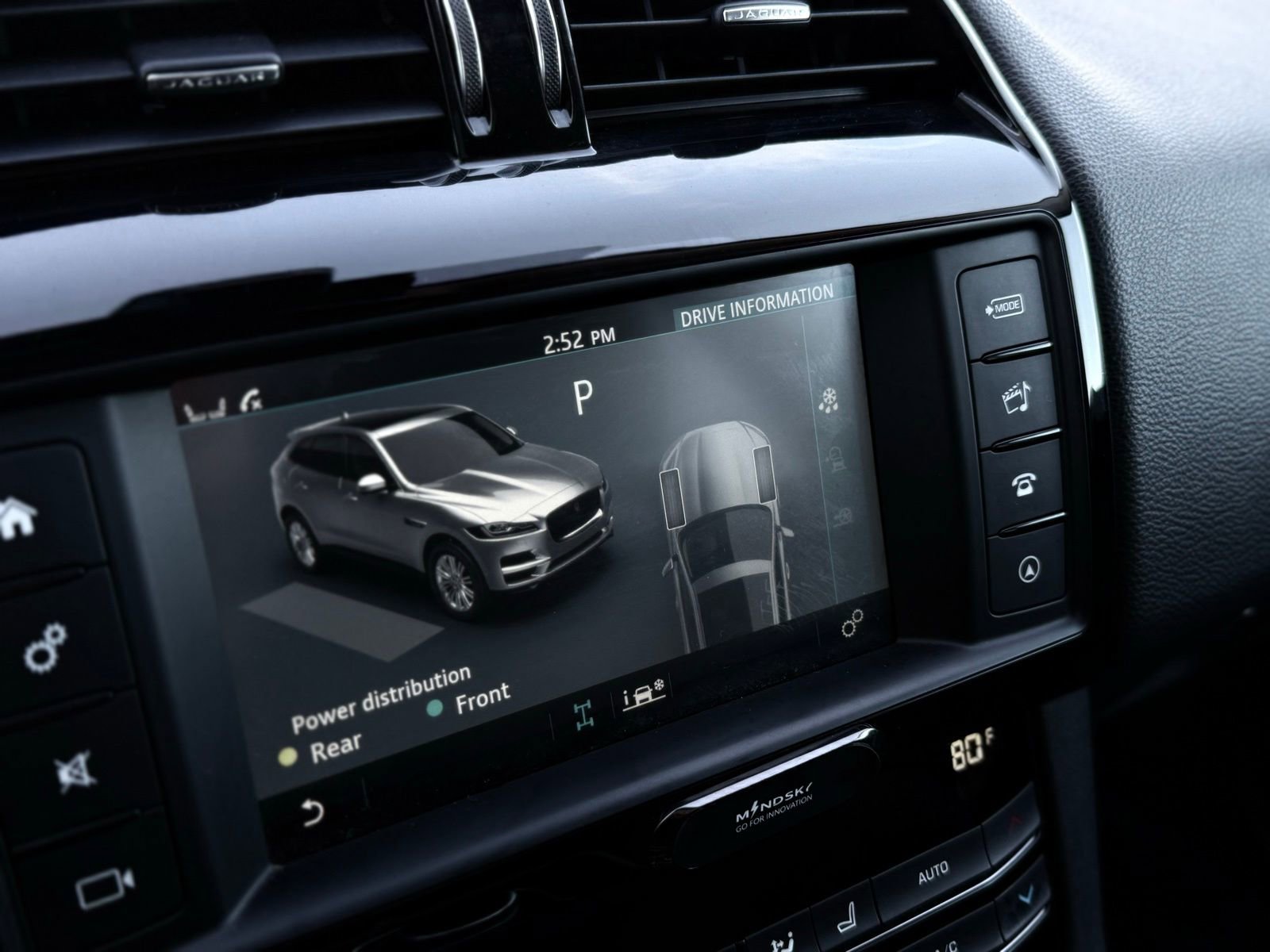 Used 2018 Jaguar F-PACE Premium image 45