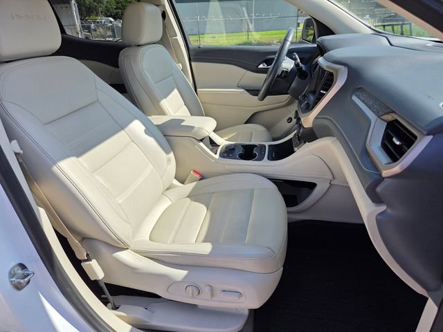 Used 2023 GMC Acadia Denali w/ Denali Technology Package FWD image 15