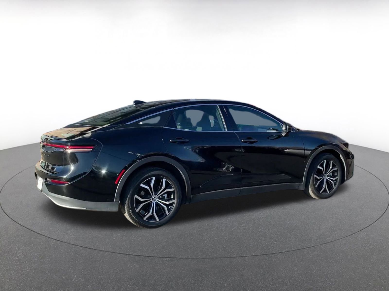 Used 2025 Toyota Crown XLE image 15