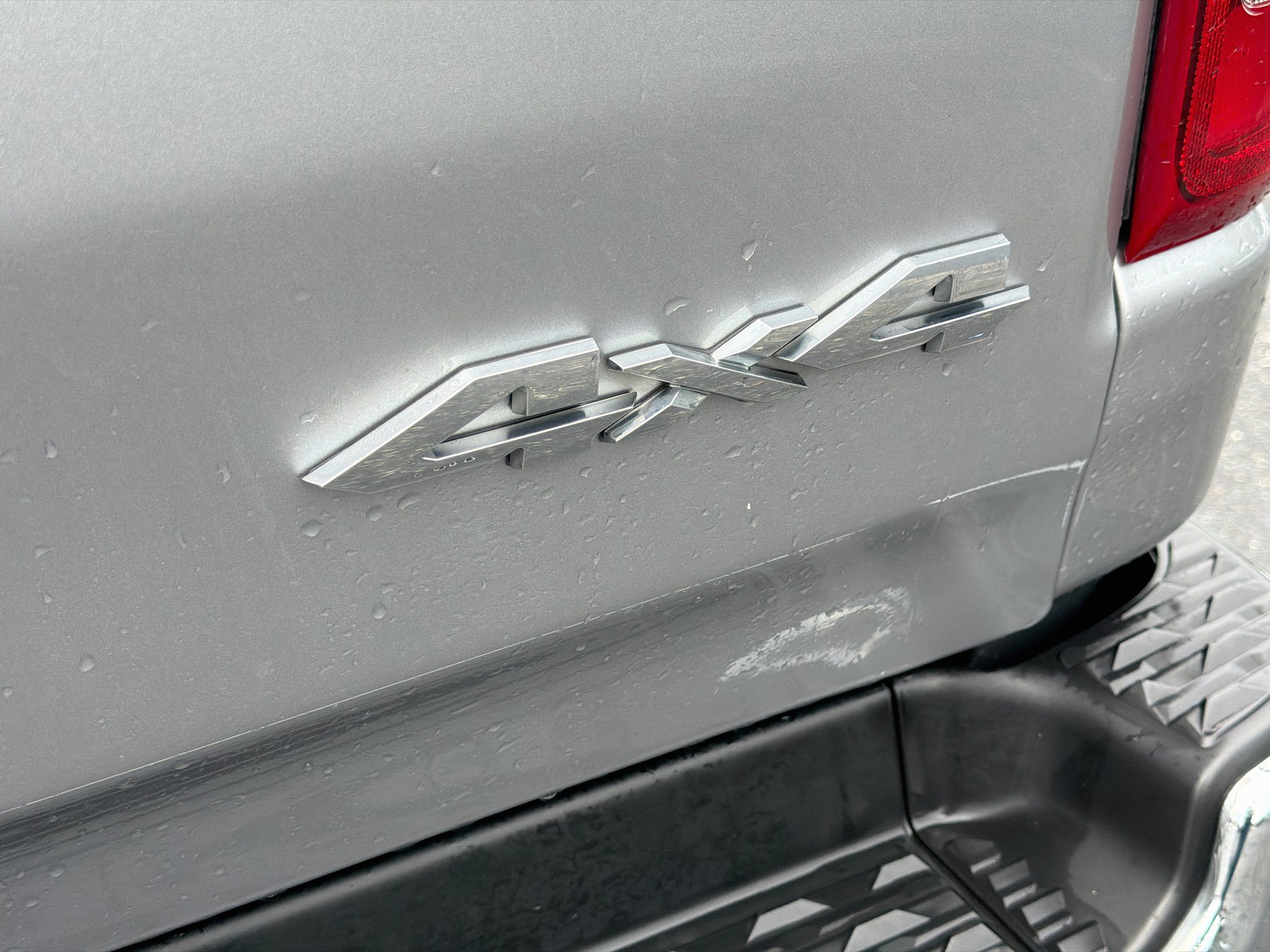 Used 2024 RAM 1500 Laramie AWD/4WD image 11