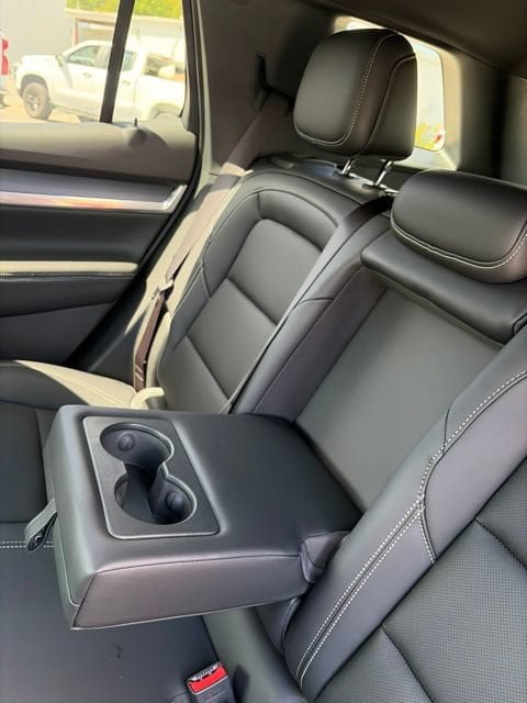 New 2027 GMC Terrain Elevation w/ Elevation Premium Package AWD/4WD image 30