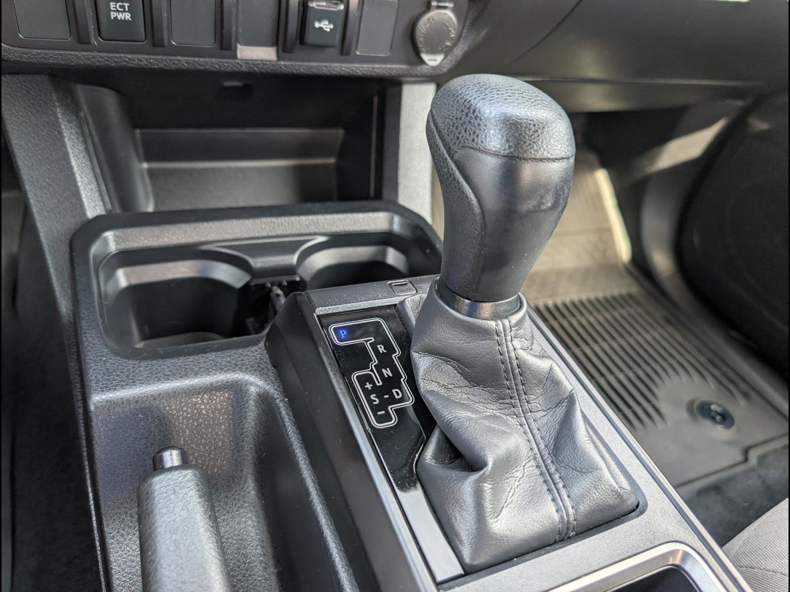 Used 2023 Toyota Tacoma SR image 12