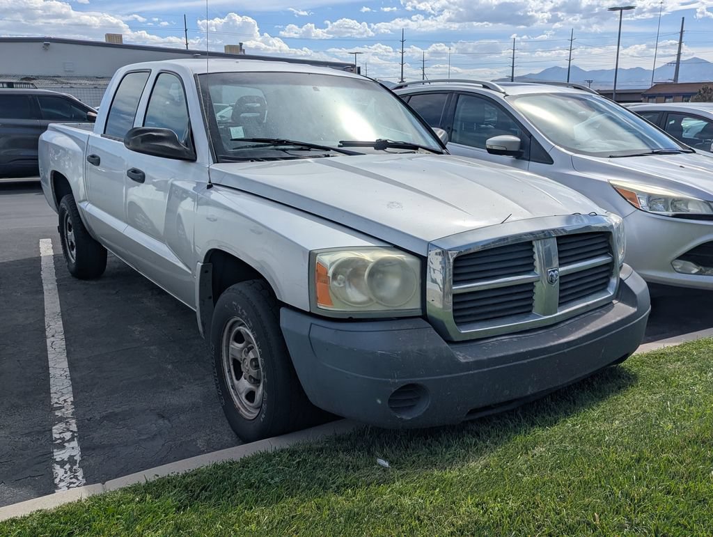 Used 2005 Dodge Dakota ST RWD image 1