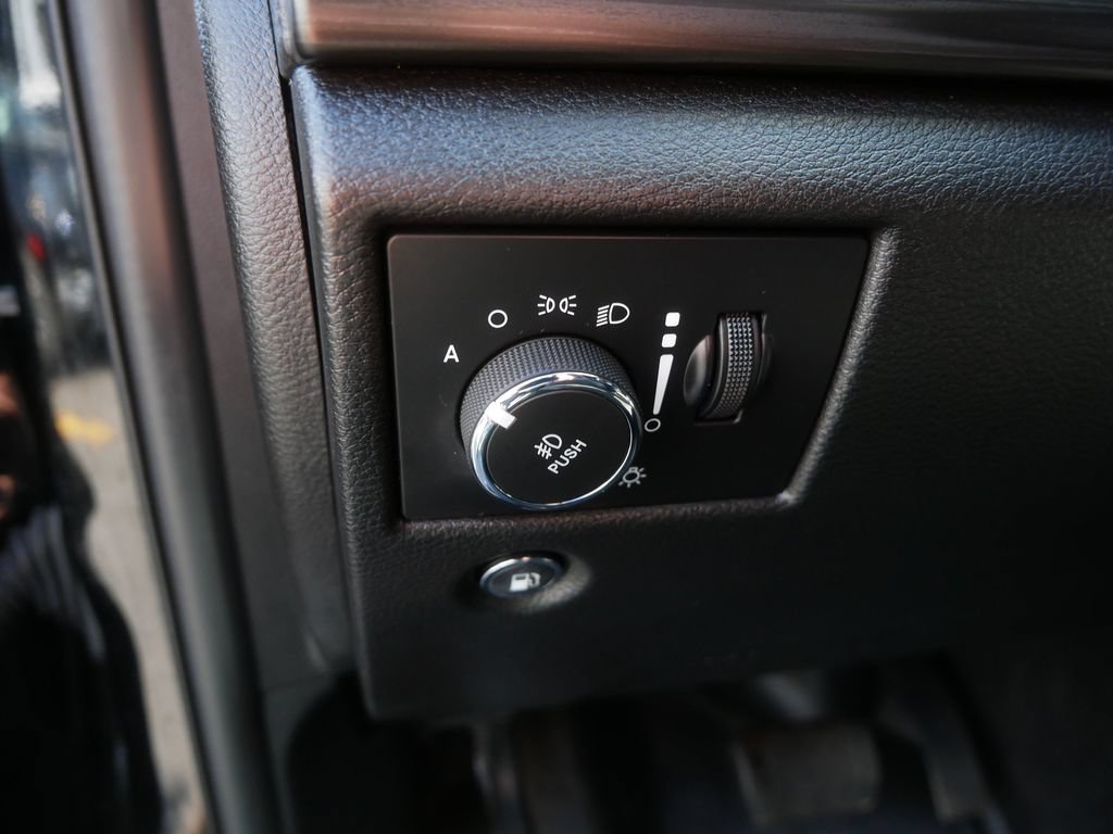 Used 2021 Jeep Grand Cherokee Laredo X AWD/4WD image 17