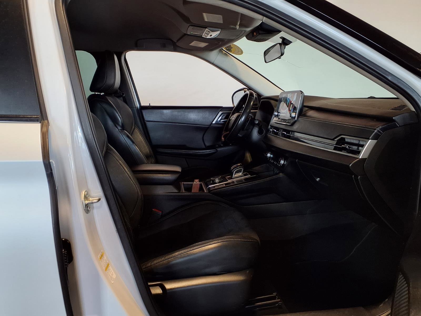 Used 2022 Mitsubishi Outlander SE AWD/4WD image 13