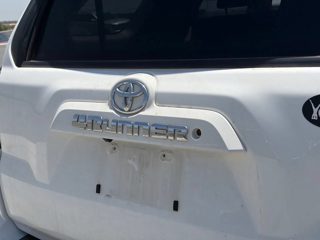 Used 2018 Toyota 4Runner SR5 AWD/4WD image 4
